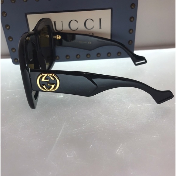 Gucci Black GG0498S Oversized Sunglasses - Picture 7 of 13